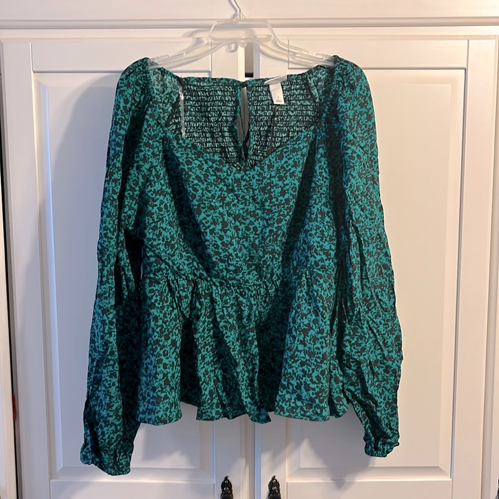 Ava & Viv Green Floral Long Sleeved Blouse